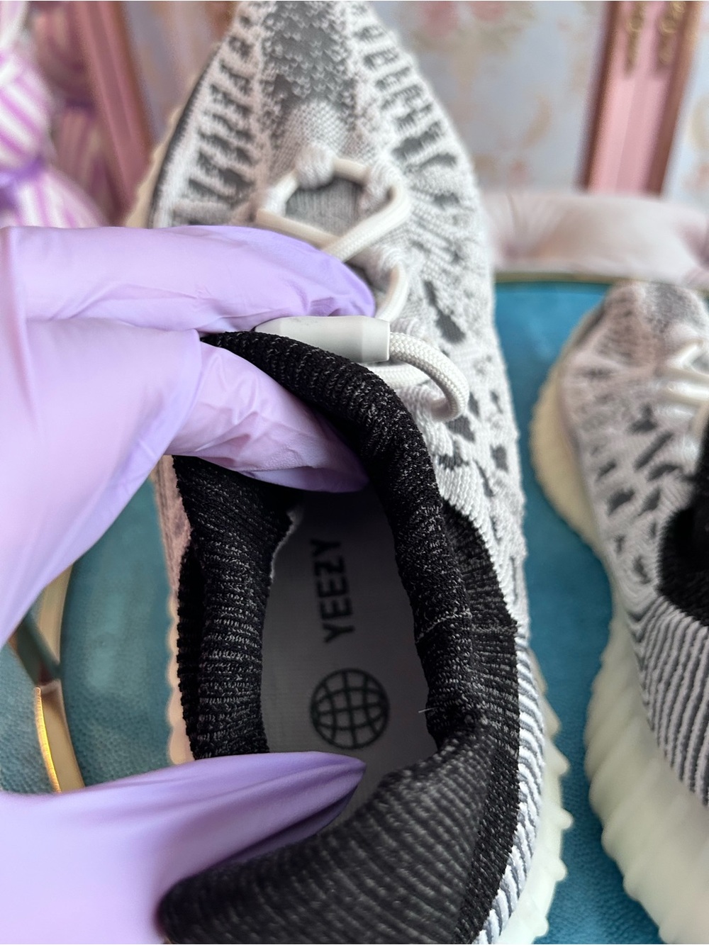 Yeezy 350 V2 CMPCT - Picture 7 of 8